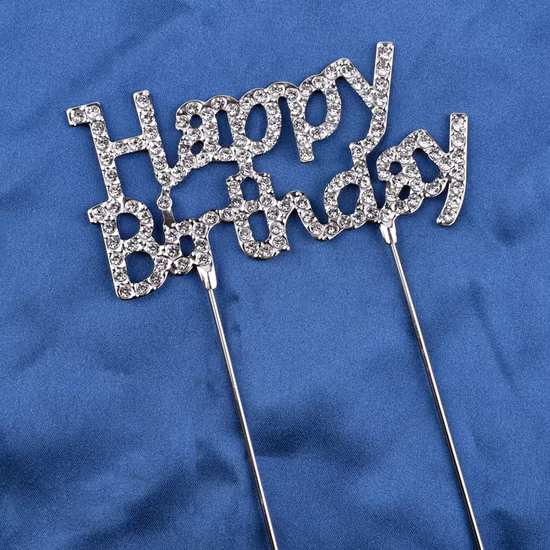 Decorazione fai da te con carta da lettera di buon compleanno